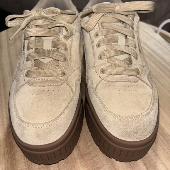 8 Puma Women Frosted Ivory Karmen II Idol Platform Suede Sneakers tennis shoes - Picture 2 of 5
